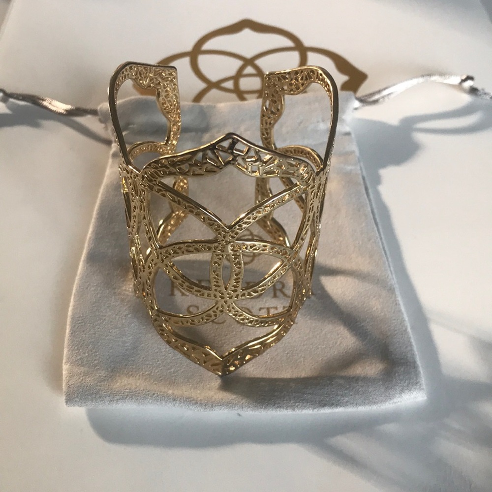 VINTAGE Roni cuff- Like New